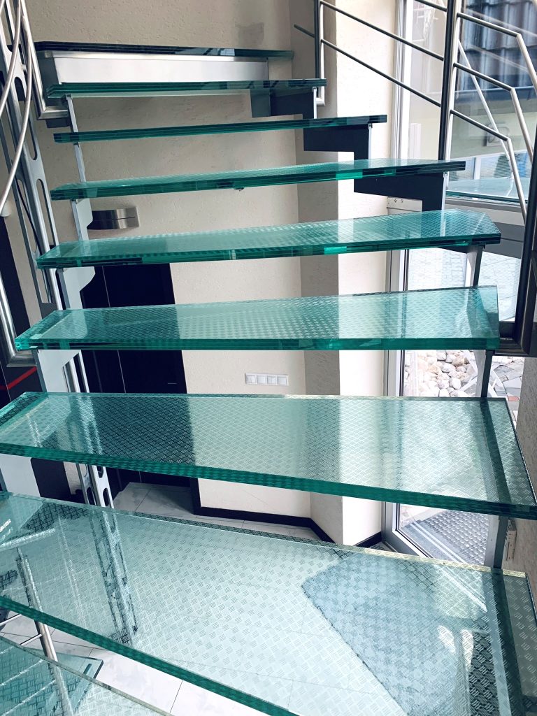sklenené schody